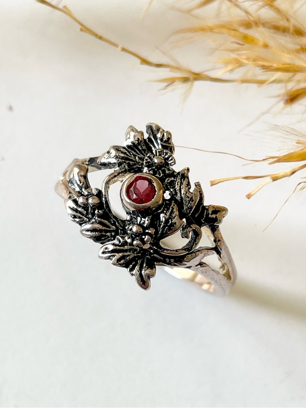 925 Sterling Silver Natural Garnet Floral Ring US: 7,8&9